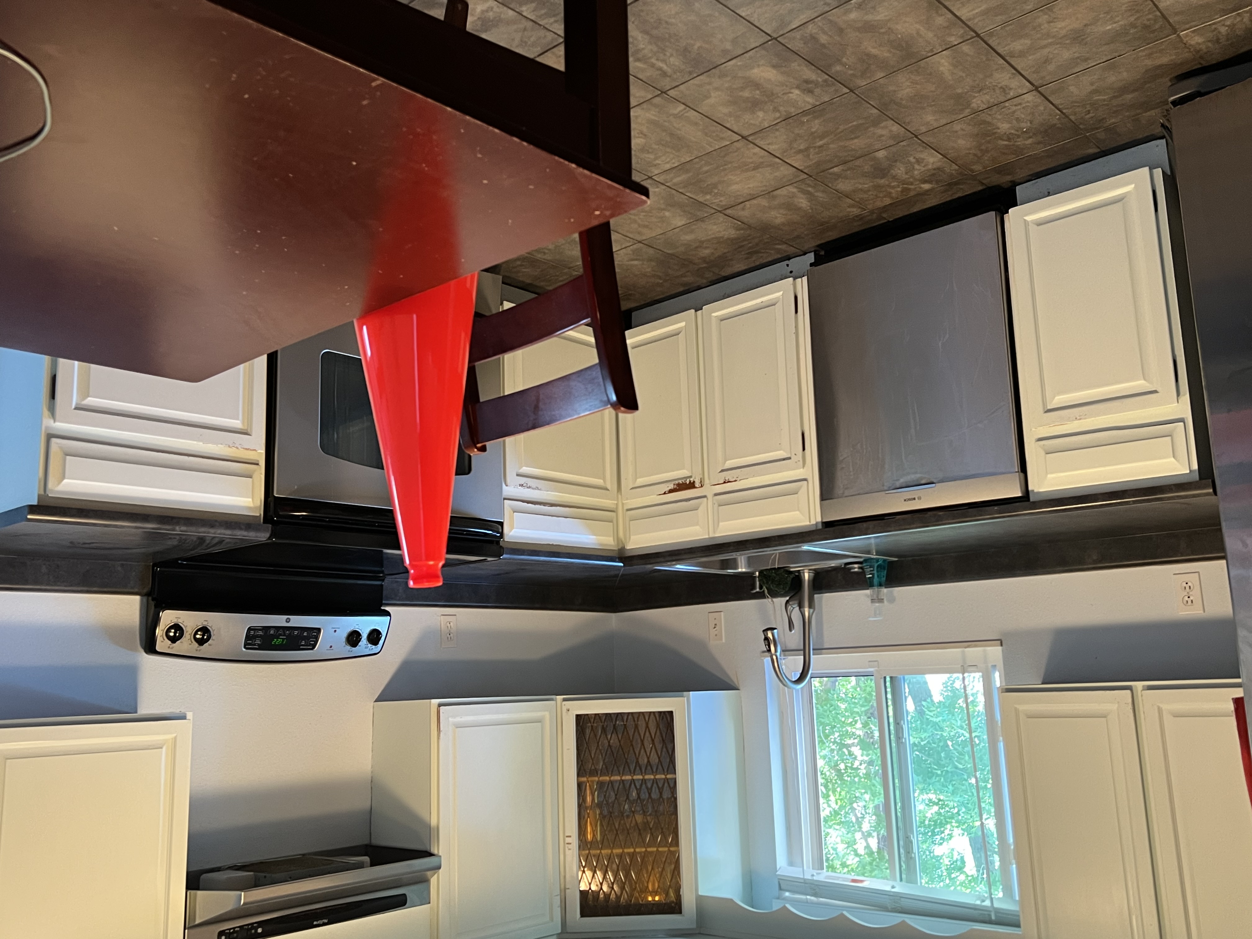 Clean kitchen